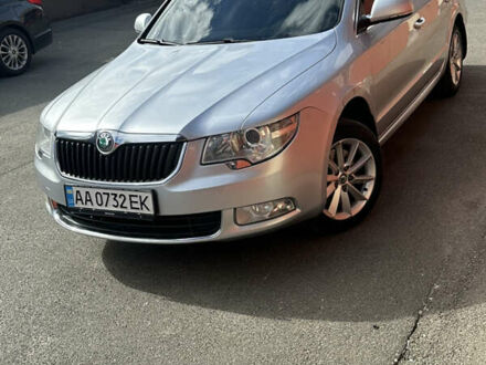 Сірий Шкода Суперб, об'ємом двигуна 1.8 л та пробігом 219 тис. км за 10000 $, фото 1 на Automoto.ua