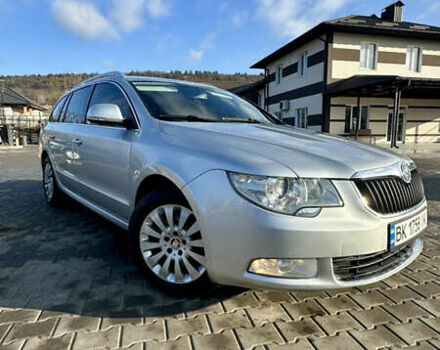 Серый Шкода Суперб, объемом двигателя 1.97 л и пробегом 300 тыс. км за 10500 $, фото 1 на Automoto.ua