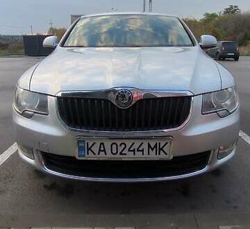 Сірий Шкода Суперб, об'ємом двигуна 1.8 л та пробігом 230 тис. км за 10000 $, фото 1 на Automoto.ua