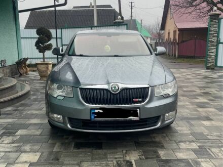 Сірий Шкода Суперб, об'ємом двигуна 2 л та пробігом 249 тис. км за 8700 $, фото 1 на Automoto.ua