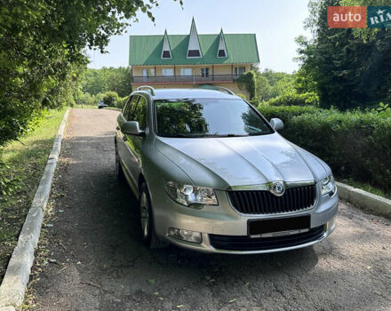 Сірий Шкода Суперб, об'ємом двигуна 2 л та пробігом 322 тис. км за 10400 $, фото 1 на Automoto.ua