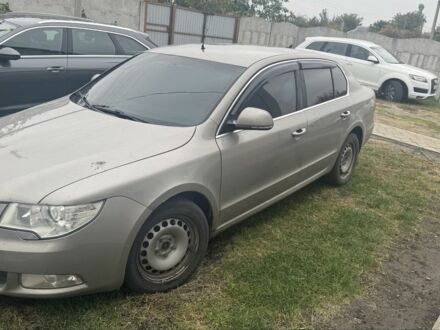 Серый Шкода Суперб, объемом двигателя 1.6 л и пробегом 240 тыс. км за 7000 $, фото 1 на Automoto.ua