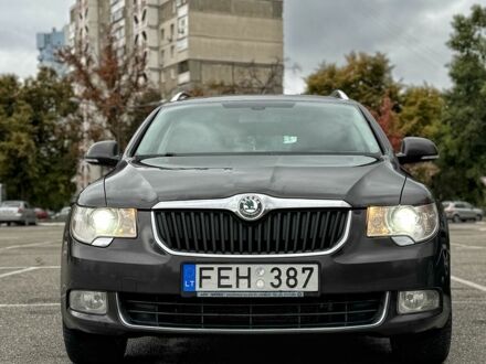 Серый Шкода Суперб, объемом двигателя 0 л и пробегом 260 тыс. км за 4987 $, фото 1 на Automoto.ua