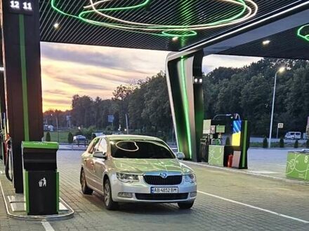 Шкода Суперб 2012 в Виннице на Automoto.ua Серый Шкода Суперб, объемом двигателя 1.8 л и пробегом 76 тыс. км за 10999 $, фото 1 на Automoto.ua
