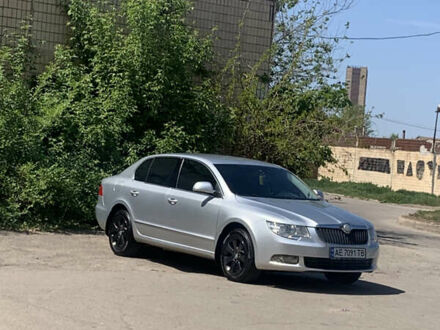 Шкода Суперб 2012 в Кривом Роге на Automoto.ua Серый Шкода Суперб, объемом двигателя 1.8 л и пробегом 190 тыс. км за 9000 $, фото 1 на Automoto.ua