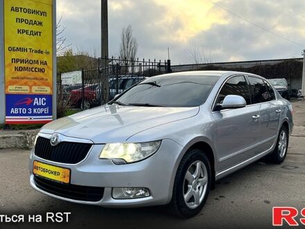 Сірий Шкода Суперб, об'ємом двигуна 2 л та пробігом 316 тис. км за 9300 $, фото 1 на Automoto.ua