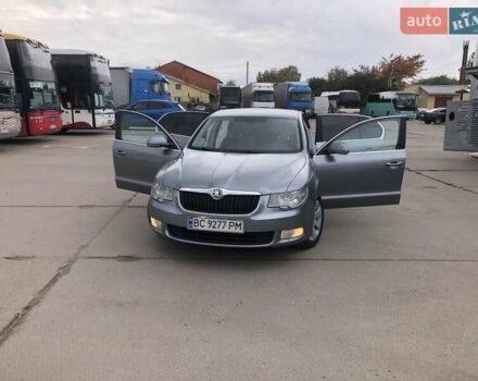 Серый Шкода Суперб, объемом двигателя 1.97 л и пробегом 272 тыс. км за 10200 $, фото 1 на Automoto.ua