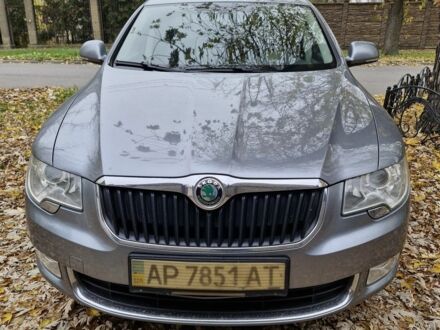 Серый Шкода Суперб, объемом двигателя 1.8 л и пробегом 142 тыс. км за 12000 $, фото 1 на Automoto.ua