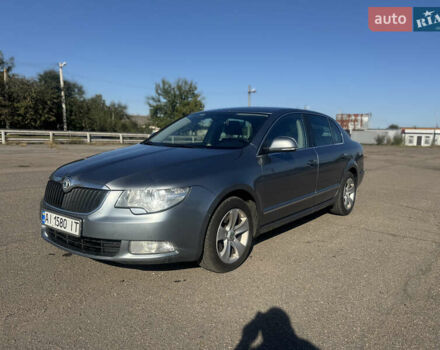 Серый Шкода Суперб, объемом двигателя 1.97 л и пробегом 256 тыс. км за 9999 $, фото 1 на Automoto.ua