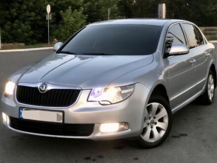 Серый Шкода Суперб, объемом двигателя 0 л и пробегом 186 тыс. км за 7500 $, фото 1 на Automoto.ua