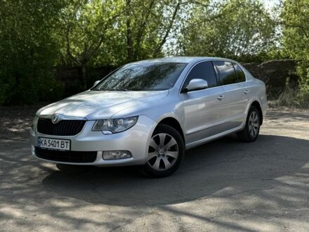 Шкода Суперб 2013 у Києві на Automoto.ua Сірий Шкода Суперб, об'ємом двигуна 1.8 л та пробігом 294 тис. км за 7500 $, фото 1 на Automoto.ua