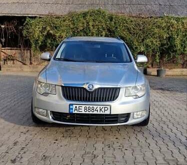 Серый Шкода Суперб, объемом двигателя 2 л и пробегом 260 тыс. км за 11200 $, фото 1 на Automoto.ua