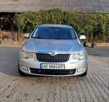 Серый Шкода Суперб, объемом двигателя 2 л и пробегом 260 тыс. км за 11200 $, фото 1 на Automoto.ua