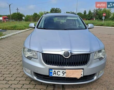 Сірий Шкода Суперб, об'ємом двигуна 2 л та пробігом 220 тис. км за 9199 $, фото 1 на Automoto.ua