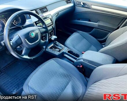 Серый Шкода Суперб, объемом двигателя 1.8 л и пробегом 14900 тыс. км за 8200 $, фото 1 на Automoto.ua