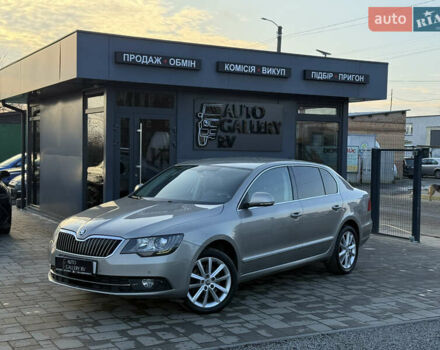 Серый Шкода Суперб, объемом двигателя 1.6 л и пробегом 313 тыс. км за 11600 $, фото 1 на Automoto.ua