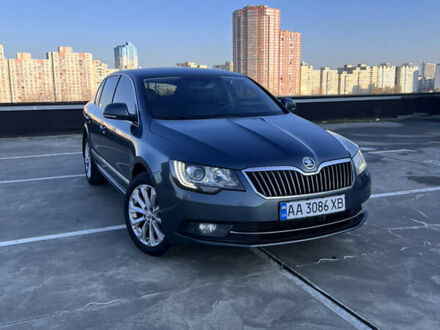 Сірий Шкода Суперб, об'ємом двигуна 1.97 л та пробігом 181 тис. км за 17500 $, фото 1 на Automoto.ua