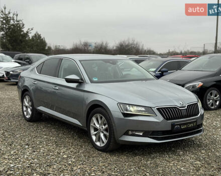 Сірий Шкода Суперб, об'ємом двигуна 2 л та пробігом 246 тис. км за 15900 $, фото 1 на Automoto.ua