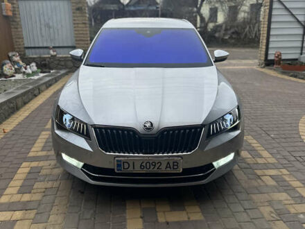 Серый Шкода Суперб, объемом двигателя 1.97 л и пробегом 263 тыс. км за 17999 $, фото 1 на Automoto.ua