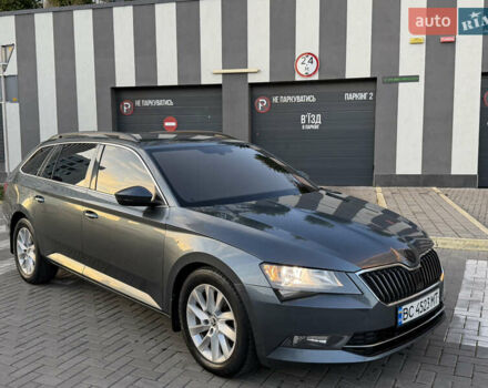Серый Шкода Суперб, объемом двигателя 2 л и пробегом 245 тыс. км за 14700 $, фото 1 на Automoto.ua