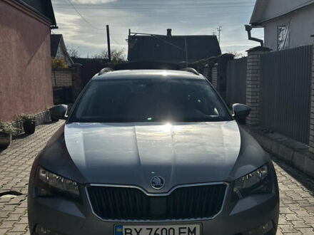 Серый Шкода Суперб, объемом двигателя 2 л и пробегом 210 тыс. км за 12800 $, фото 1 на Automoto.ua