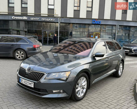 Сірий Шкода Суперб, об'ємом двигуна 2 л та пробігом 245 тис. км за 14900 $, фото 1 на Automoto.ua