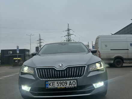 Серый Шкода Суперб, объемом двигателя 1.97 л и пробегом 268 тыс. км за 17900 $, фото 1 на Automoto.ua