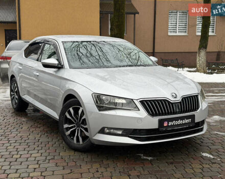 Сірий Шкода Суперб, об'ємом двигуна 2 л та пробігом 261 тис. км за 15800 $, фото 1 на Automoto.ua