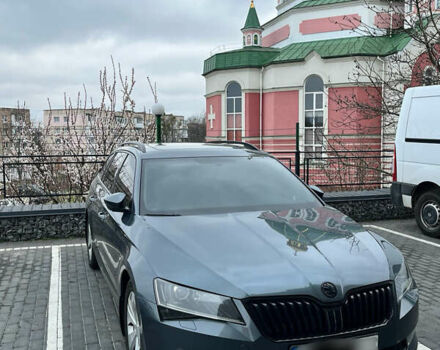 Серый Шкода Суперб, объемом двигателя 2.01 л и пробегом 293 тыс. км за 16100 $, фото 1 на Automoto.ua