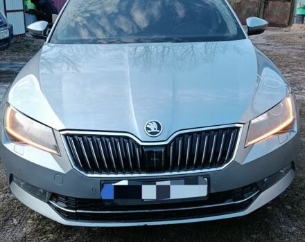 Серый Шкода Суперб, объемом двигателя 1.6 л и пробегом 200 тыс. км за 15000 $, фото 1 на Automoto.ua