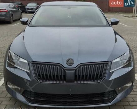 Серый Шкода Суперб, объемом двигателя 1.8 л и пробегом 130 тыс. км за 20000 $, фото 1 на Automoto.ua