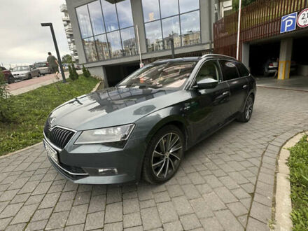 Шкода Суперб 2017 в Львове на Automoto.ua Серый Шкода Суперб, объемом двигателя 1.97 л и пробегом 190 тыс. км за 22500 $, фото 1 на Automoto.ua