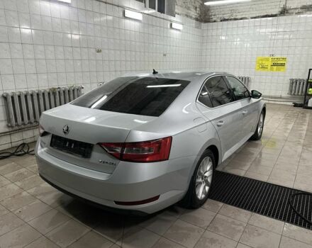 Серый Шкода Суперб, объемом двигателя 2 л и пробегом 200 тыс. км за 8900 $, фото 1 на Automoto.ua