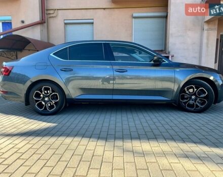 Серый Шкода Суперб, объемом двигателя 1.6 л и пробегом 208 тыс. км за 18500 $, фото 1 на Automoto.ua