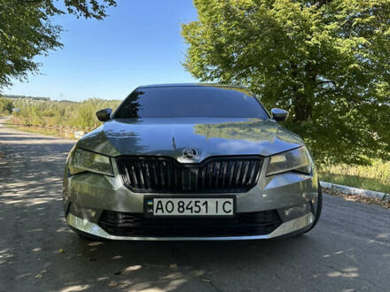 Сірий Шкода Суперб, об'ємом двигуна 1.97 л та пробігом 265 тис. км за 17500 $, фото 1 на Automoto.ua