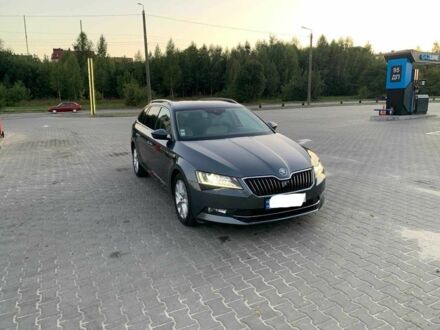 Шкода Суперб 2017 у Хмельницькому на Automoto.ua Сірий Шкода Суперб, об'ємом двигуна 2 л та пробігом 280 тис. км за 16400 $, фото 1 на Automoto.ua