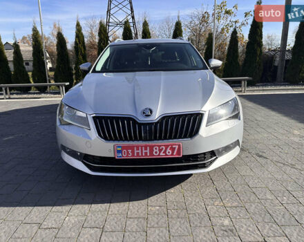 Шкода Суперб 2018 в Кременце на Automoto.ua Серый Шкода Суперб, объемом двигателя 1.97 л и пробегом 210 тыс. км за 20350 $, фото 1 на Automoto.ua