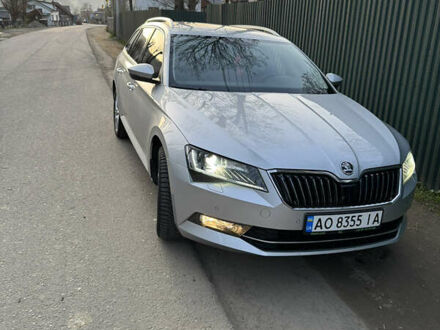 Шкода Суперб 2018 в Рахове на Automoto.ua Серый Шкода Суперб, объемом двигателя 1.97 л и пробегом 180 тыс. км за 20200 $, фото 1 на Automoto.ua