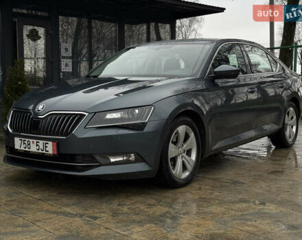 Серый Шкода Суперб, объемом двигателя 1.97 л и пробегом 230 тыс. км за 18900 $, фото 1 на Automoto.ua