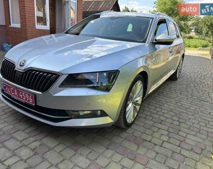 Серый Шкода Суперб, объемом двигателя 2 л и пробегом 248 тыс. км за 21800 $, фото 1 на Automoto.ua
