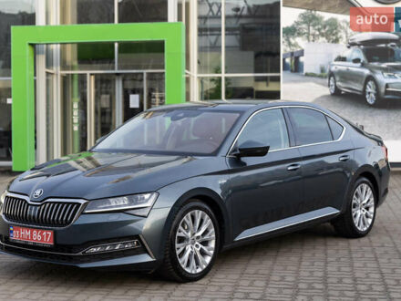 Серый Шкода Суперб, объемом двигателя 2 л и пробегом 221 тыс. км за 28800 $, фото 1 на Automoto.ua