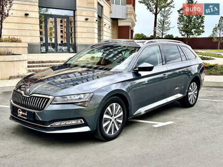 Шкода Суперб 2020 в Умани на Automoto.ua Серый Шкода Суперб, объемом двигателя 2 л и пробегом 137 тыс. км за 26999 $, фото 1 на Automoto.ua