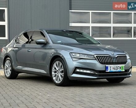 Сірий Шкода Суперб, об'ємом двигуна 1.97 л та пробігом 186 тис. км за 26999 $, фото 1 на Automoto.ua