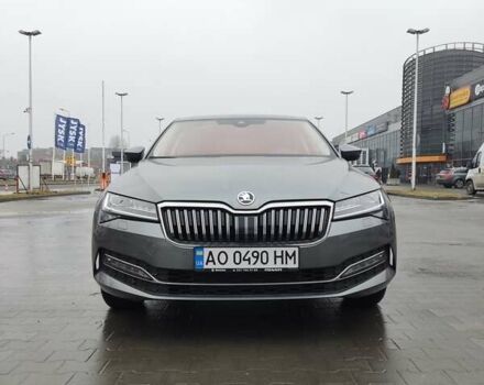Сірий Шкода Суперб, об'ємом двигуна 1.98 л та пробігом 14 тис. км за 30499 $, фото 1 на Automoto.ua