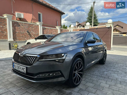 Шкода Суперб 2023 в Киеве на Automoto.ua Серый Шкода Суперб, объемом двигателя 1.98 л и пробегом 15 тыс. км за 39000 $, фото 1 на Automoto.ua