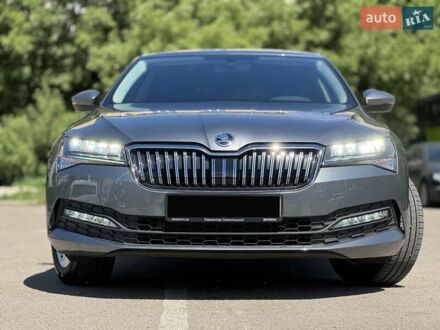 Шкода Суперб 2023 у Києві на Automoto.ua Сірий Шкода Суперб, об'ємом двигуна 1.98 л та пробігом 28 тис. км за 32400 $, фото 1 на Automoto.ua