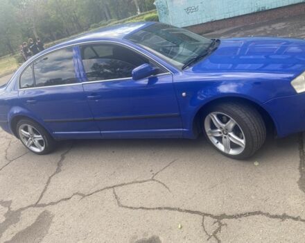 Синій Шкода Суперб, об'ємом двигуна 2 л та пробігом 300 тис. км за 5600 $, фото 2 на Automoto.ua