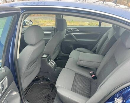 Синій Шкода Суперб, об'ємом двигуна 2 л та пробігом 363 тис. км за 2650 $, фото 11 на Automoto.ua