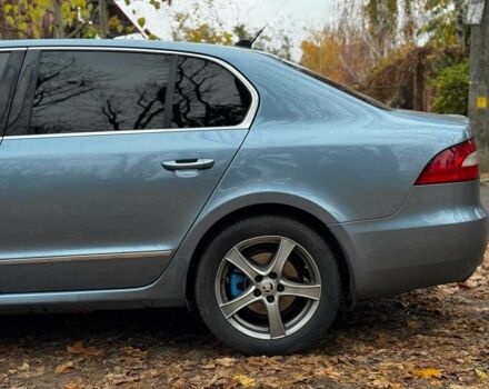 Синій Шкода Суперб, об'ємом двигуна 2 л та пробігом 345 тис. км за 8640 $, фото 13 на Automoto.ua