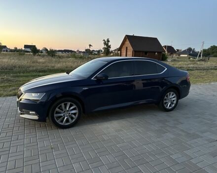 Синій Шкода Суперб, об'ємом двигуна 2 л та пробігом 250 тис. км за 15700 $, фото 2 на Automoto.ua
